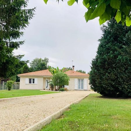 Maison Familiale Avec Jardin De 1500M2 Saint-Genes-de-Fronsac Eksteriør billede