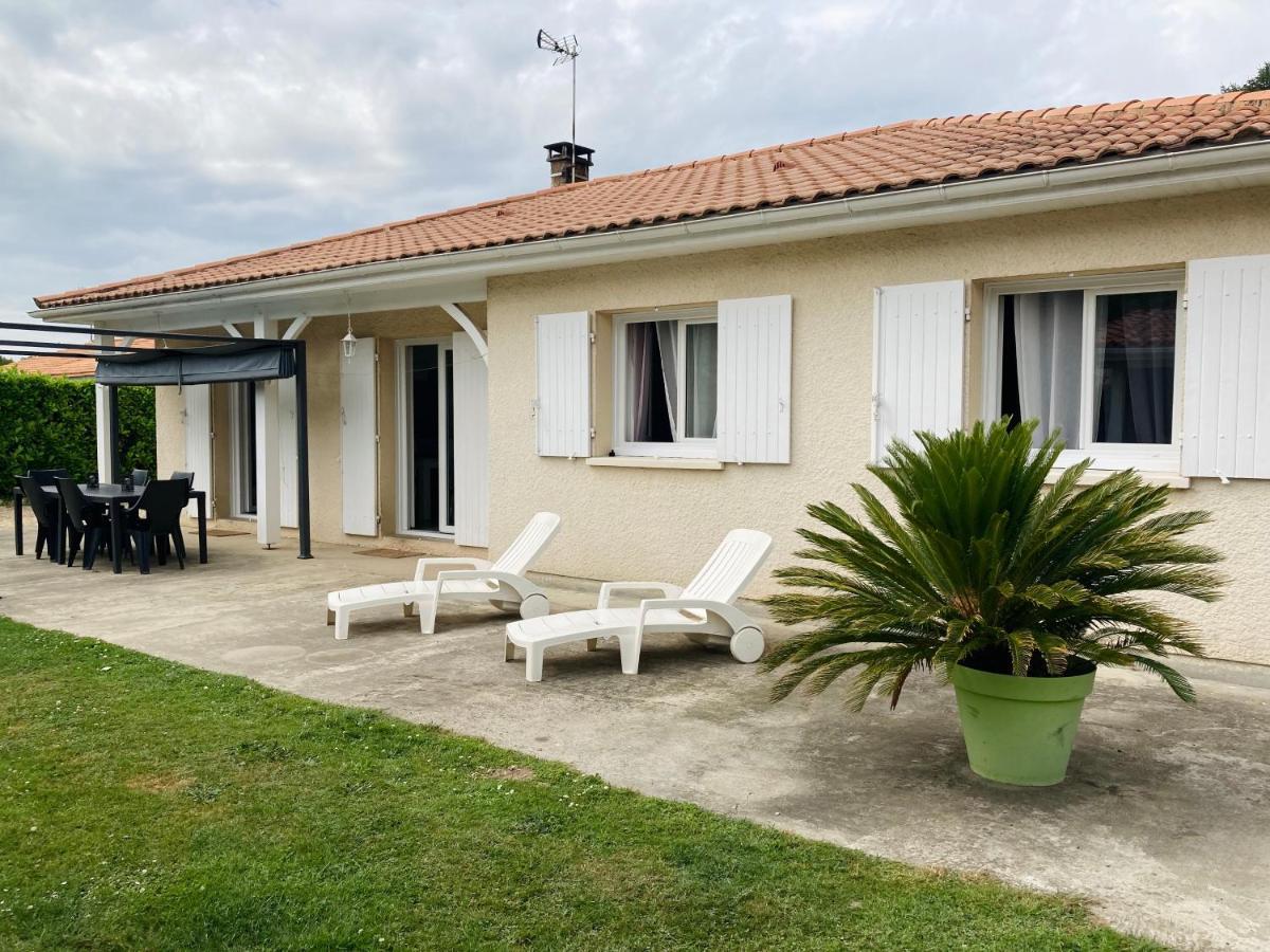 Maison Familiale Avec Jardin De 1500M2 Saint-Genes-de-Fronsac Eksteriør billede